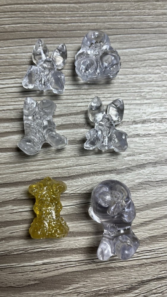 Gogos Crazy Bones Transparent Clear Bundle (Featuring Gold Glitter Figure)