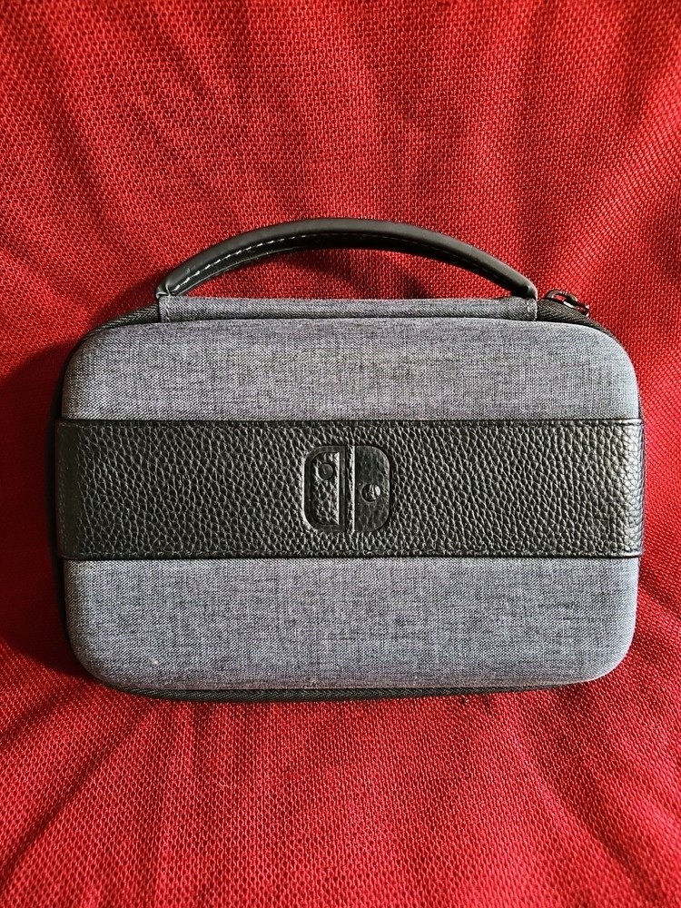 PDP Nintendo Switch Play N Charge Case Switch Elite Edition Excellent Condition