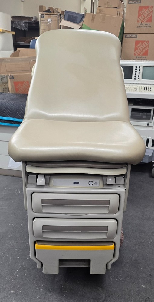 Midmark 604 Exam Table Very Good Condition