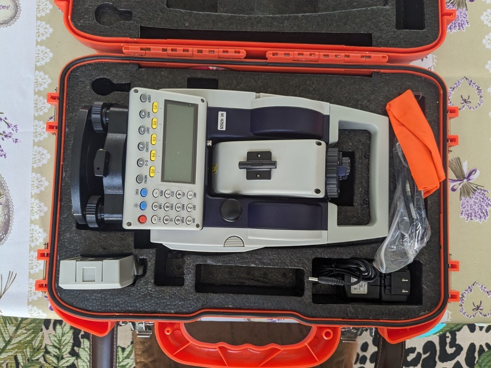  Agatec MTS 650 Automatic Laser Level w/Case