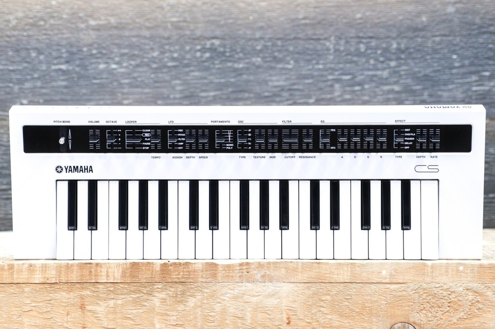 Yamaha Reface CS 8-Note Polyphonic Virtual Analog 37-Key Mobile Mini Synthesizer