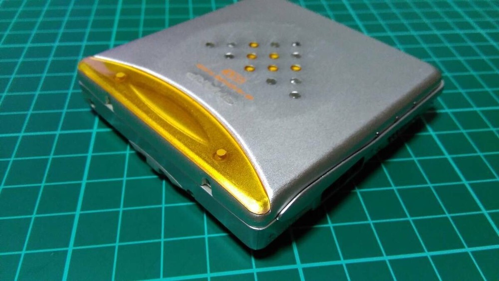Sharp MD-ST70 MD Headphone Player Yellow Good
