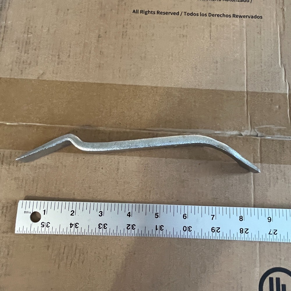 Gem OEM No. 25239 Construction Prying Bar Wavy 8"