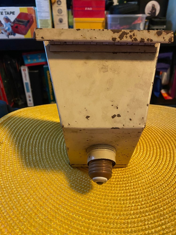 Compco Safelight Green No Light Inside Not Tested