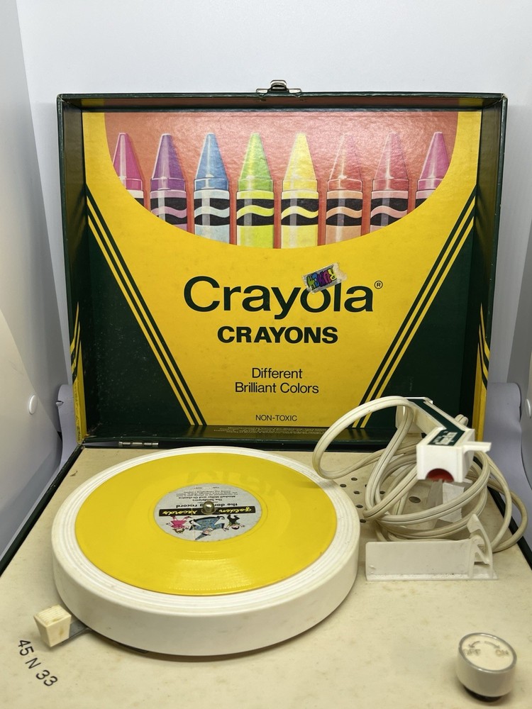 1981 Vanity Fair Crayola Phonograph Portable 2-Speed Record Player - Working