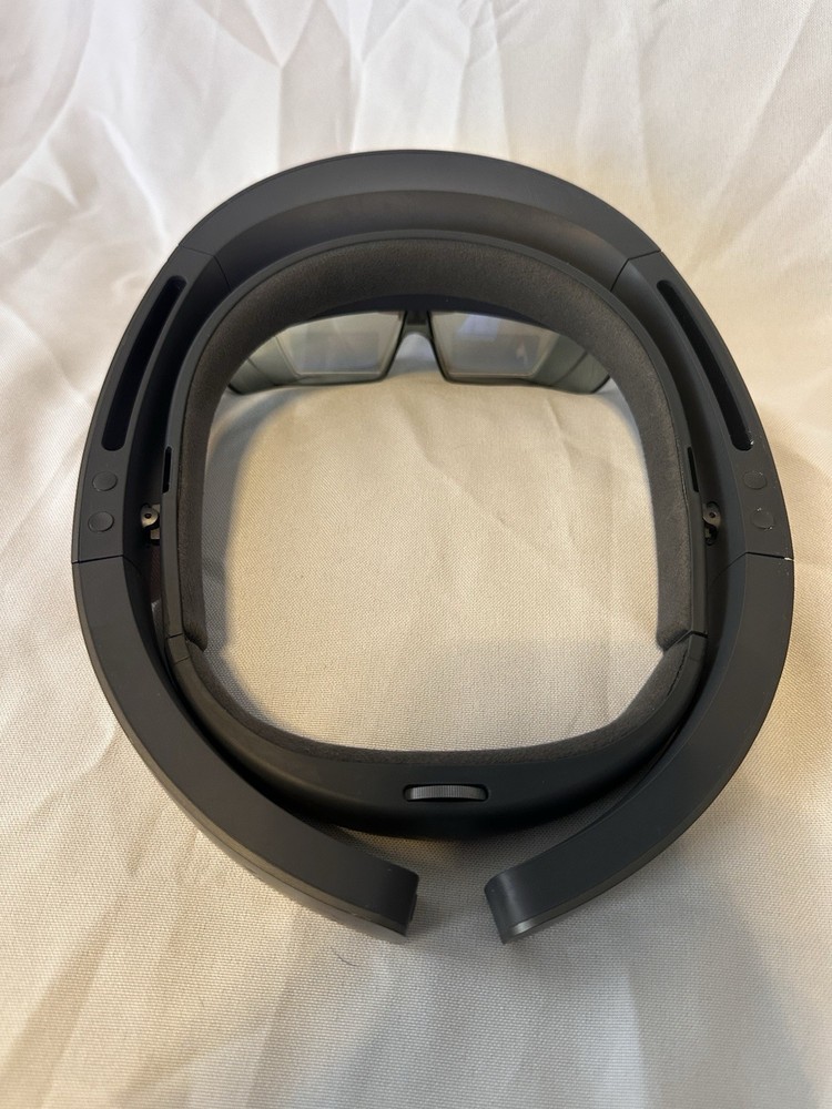 Microsoft HoloLens Developer Edition 1st Generation & Genuine Carry Case