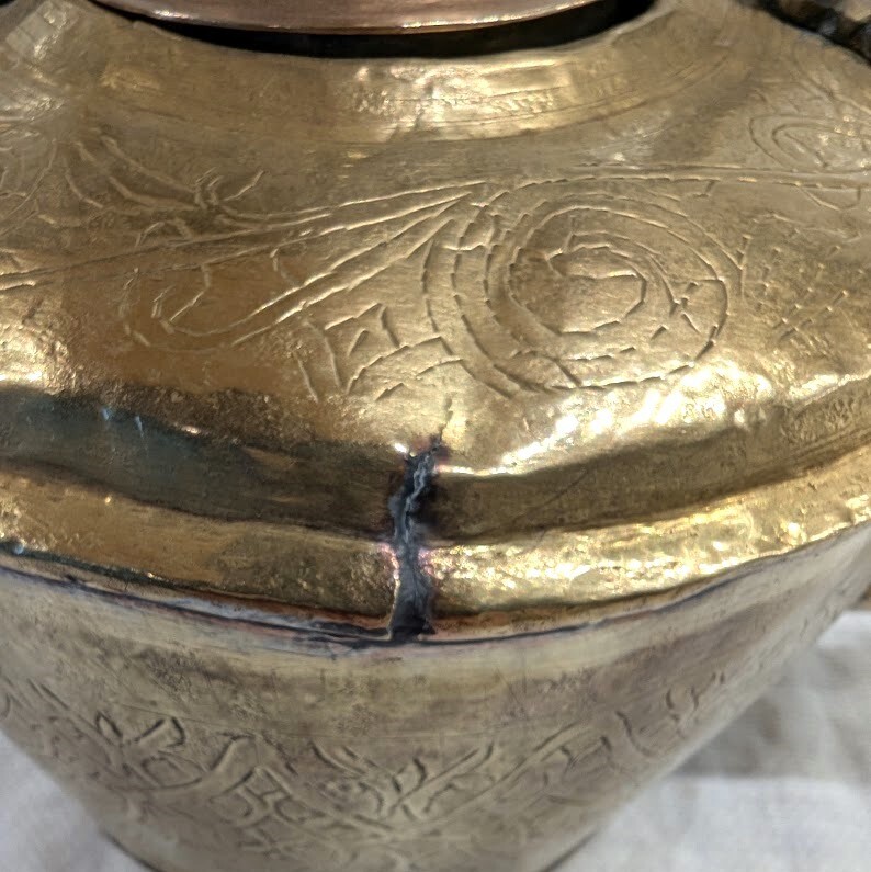 Antique Solid Brass Handmade Teapot Kettle Hammered Moroccan Riveted Deco READ