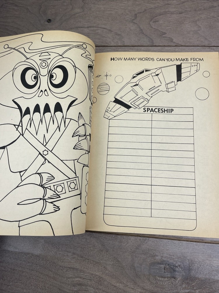 BATTLESTAR GALACTICA - ACTIVITY BOOK - 1978 Universal City Studios Some Coloring