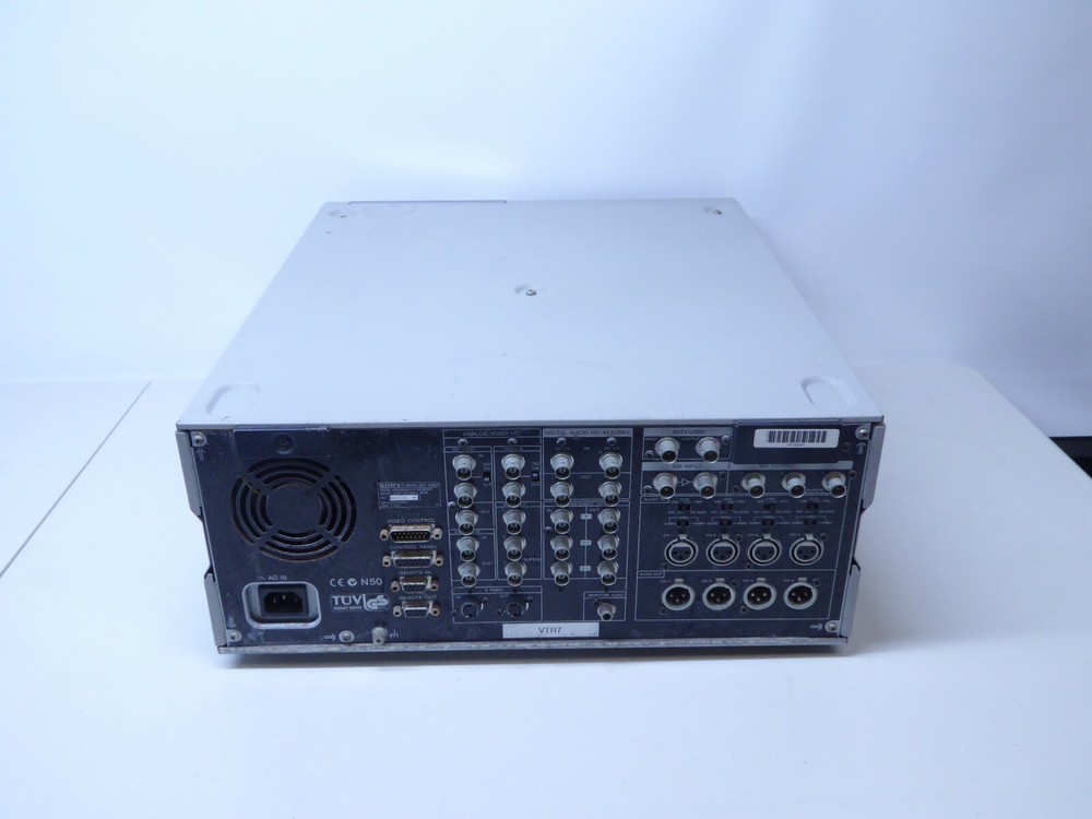 Sony DDSR-2000P Digital Videocassette Recorder {READ AD}