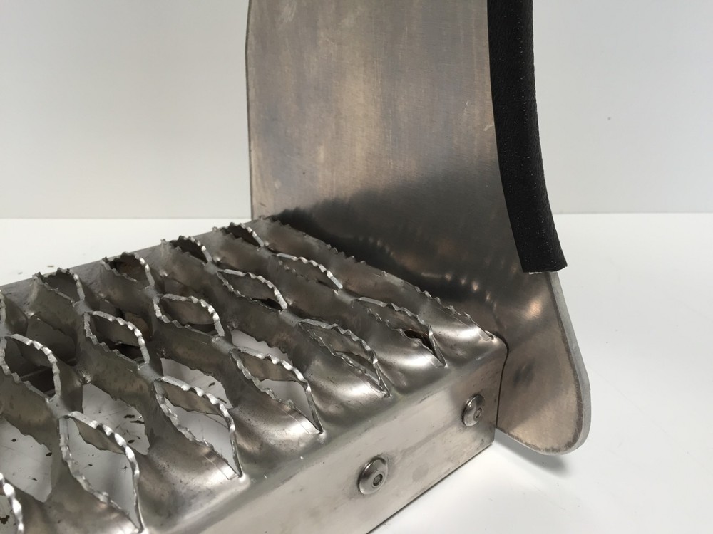 Peterbilt 26" Fuel Tank Step Kit - 26" Long