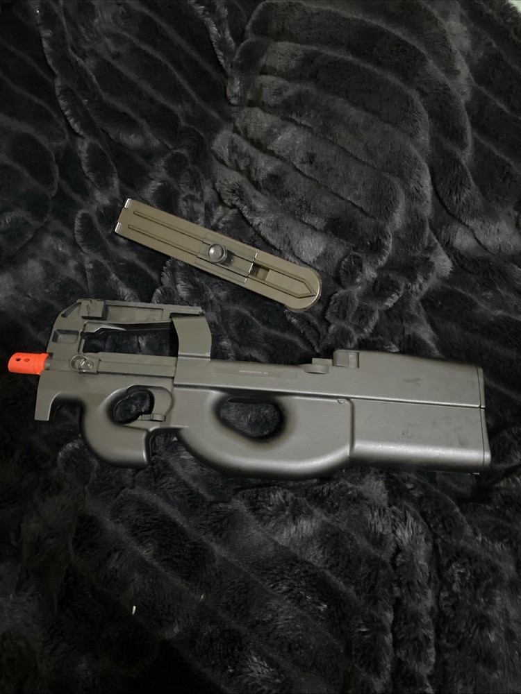 P90 Airsoft Gun