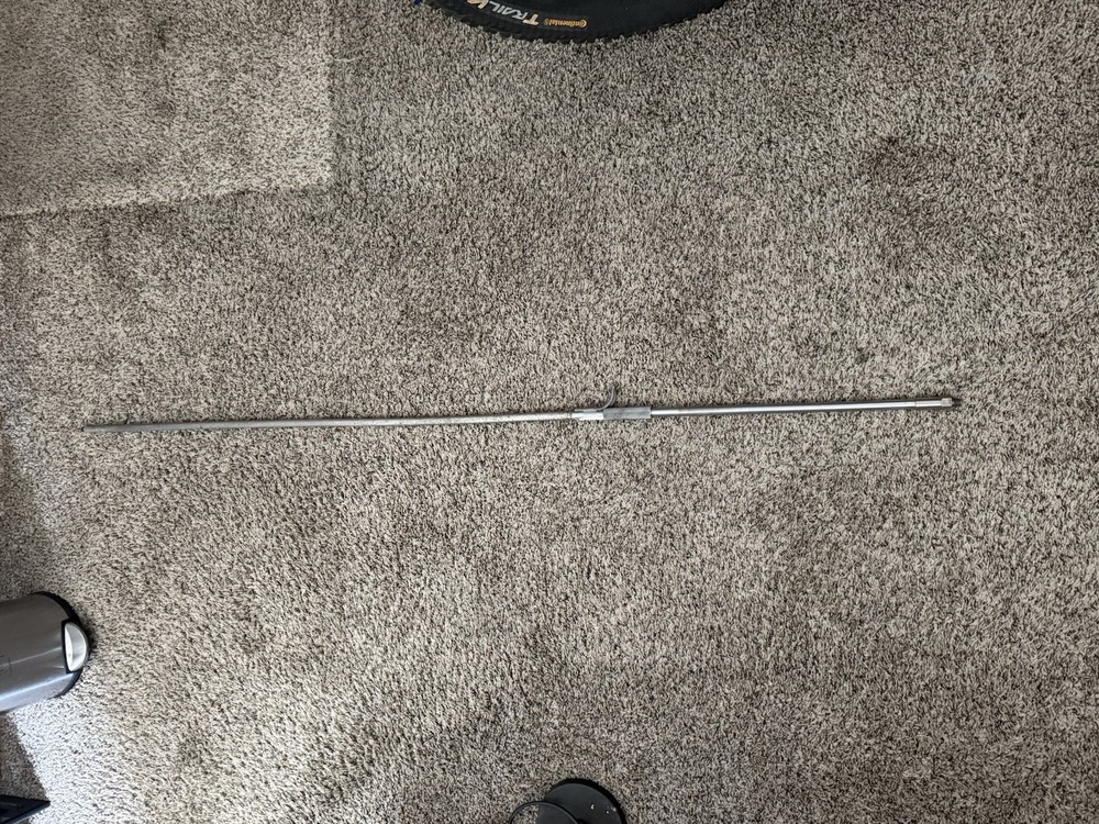 Hustlers Fold Over Mast
