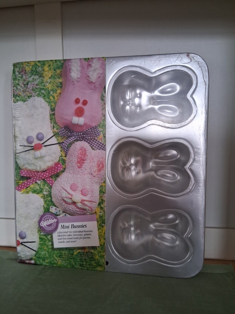 Vintage 1991 Wilton Easter Bunny Cookie Cuters-Baking-Kitchen--(D)