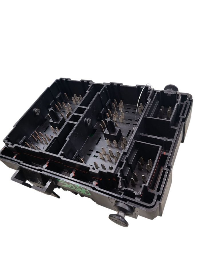 DENALI XL 2011 Fuse Box Cabin 632480