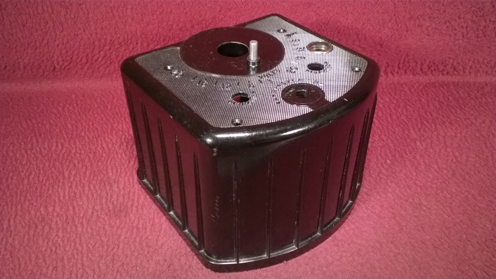 #2 LIONEL POST WAR TYPE-KW TRAINMASTER TRANSFORMER - BAKELITE CASE SHELL