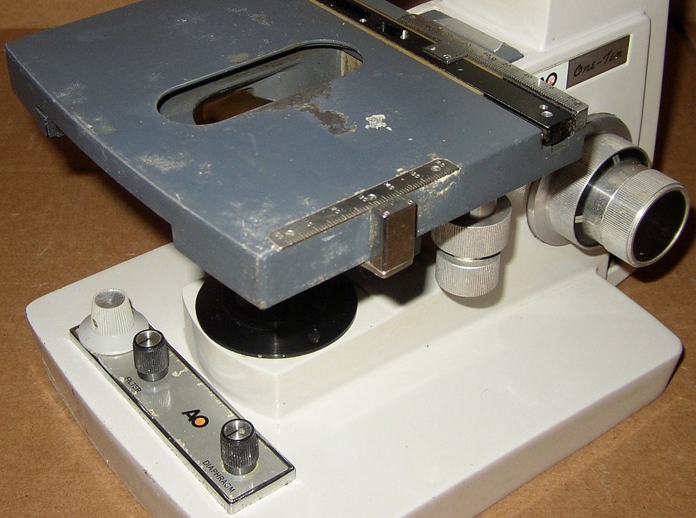 American Optical AO MicroStar One-Ten Microscope + Objectives Condenser *Clean*