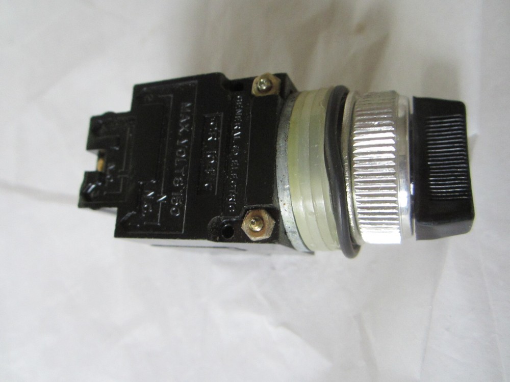GENERAL ELECTRIC CR104B122 MINIATURE OILTIGHT SELECTOR SWITCH