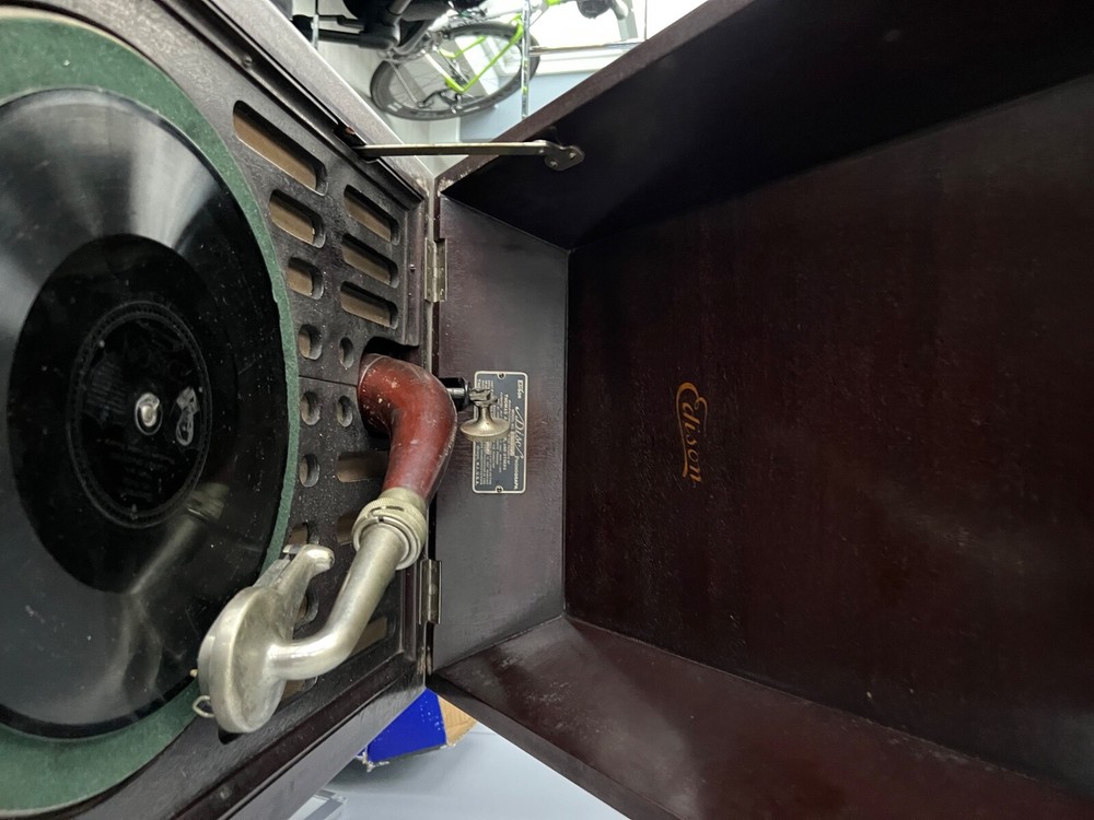 Early 1900’s Edison Antique Phonograph