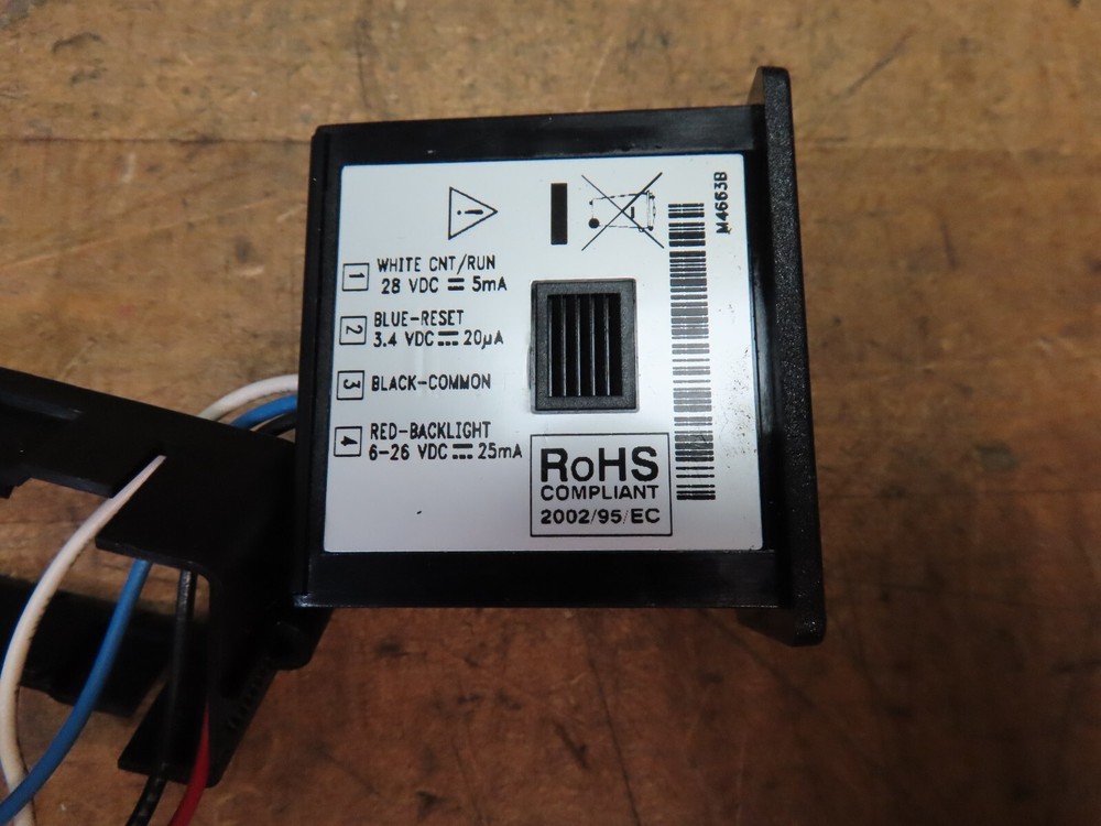 Red Lion CUB7CCR0 panel mount counter push button reset 9-28VDC (@D88)