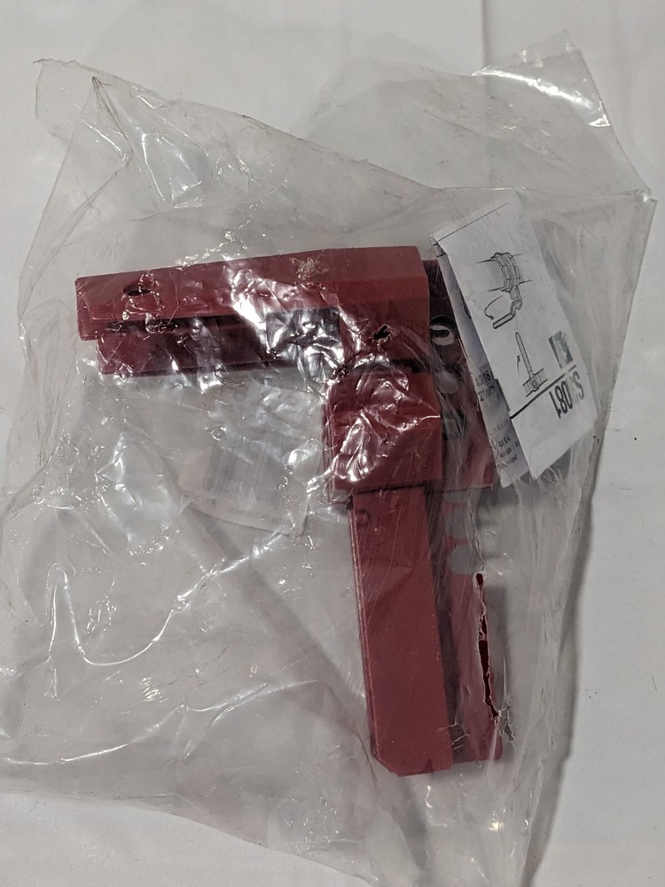 MASTER LOCK Pneumatic Lockout: 4 Padlocks Max S3081