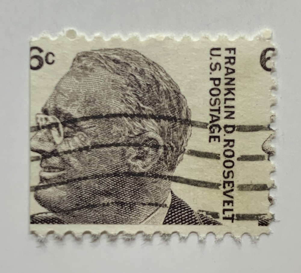 ERROR 1966-1967 U.S. FDR 6C STAMP WITH SIGNIFICANT HORIZONTAL MISPERF