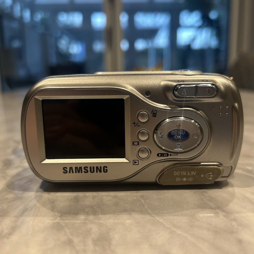 Samsung Digimax A4 4.0MP Digital Camera - Silver rfA2