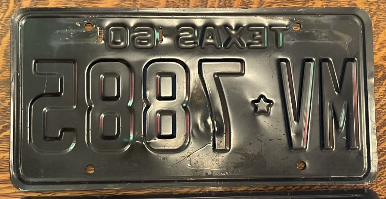 1 PAIR TEXAS LICENSE PLATE~ 1960~ MV*7885~ ORIGINAL PAINT
