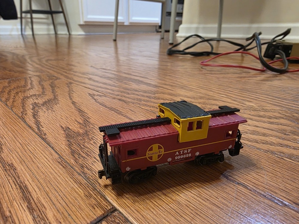 2 sets of n scale bachmann trains ready run