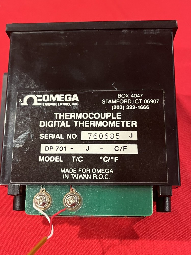 Omega DP701 Microcomputer digital Thermometer Readout