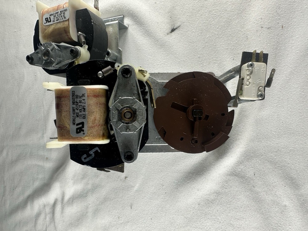 DIXIE NARCO SINGLE COLUMN MOTOR E MODEL BROWN DISK 501/600 E not tested