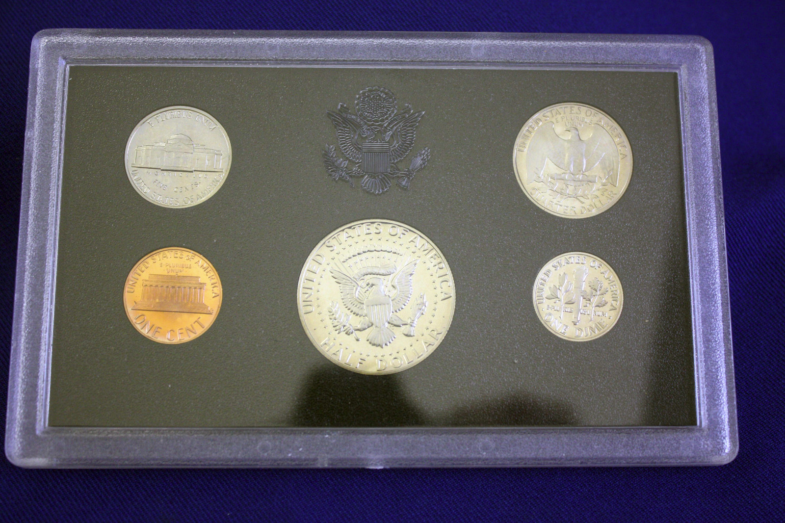 1983-s U.S.Proof set. Genuine. complete and original as issued by US Mint.