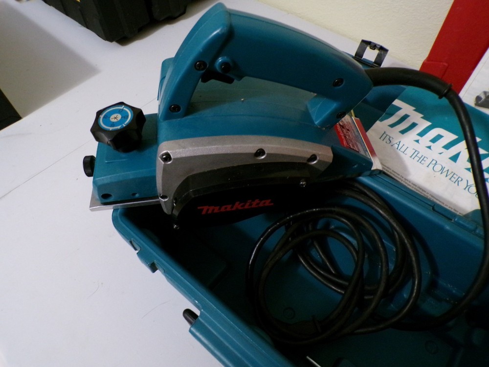 Makita Power Planer Model N1900B