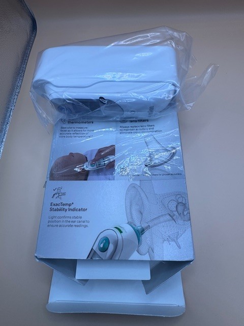Braun ThermoScan 5 ExacTemp Ear Thermometer Color-Coded Digital Display