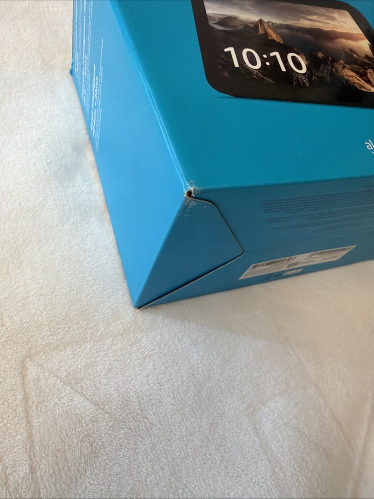 Amazon Echo Show 8 (3rd Gen) Smart Display w/ box Alexa 8" HD Please Read Desc