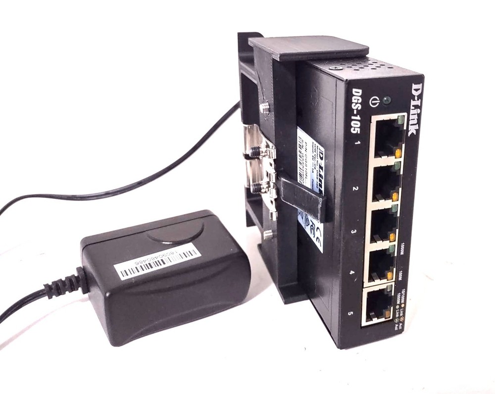 D-Link DGS-105  5-Port External Switch