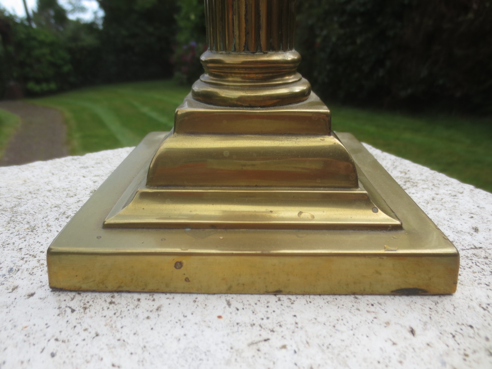 Antique Brass Corinthian Column Oil Lamp Brass 12" In Height