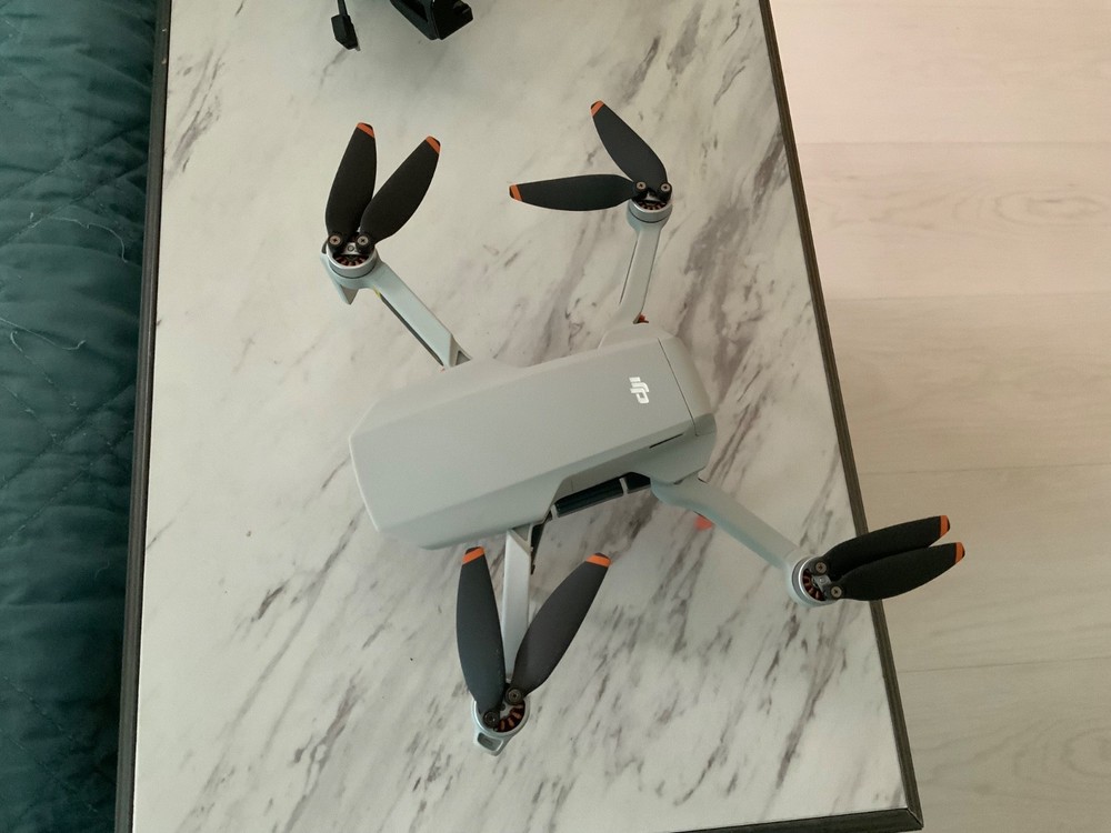 DJI Mini SE drone. Used once. Unbound
