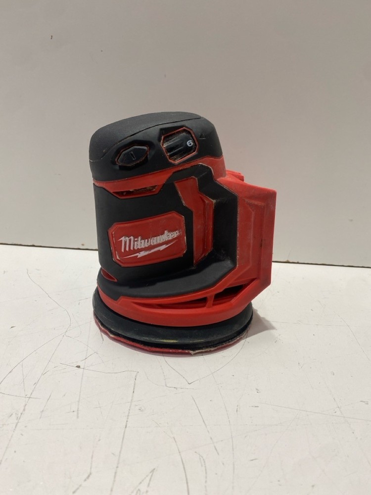 MILWAUKEE M18 RANDOM ORBIT SANDER (P22017893)