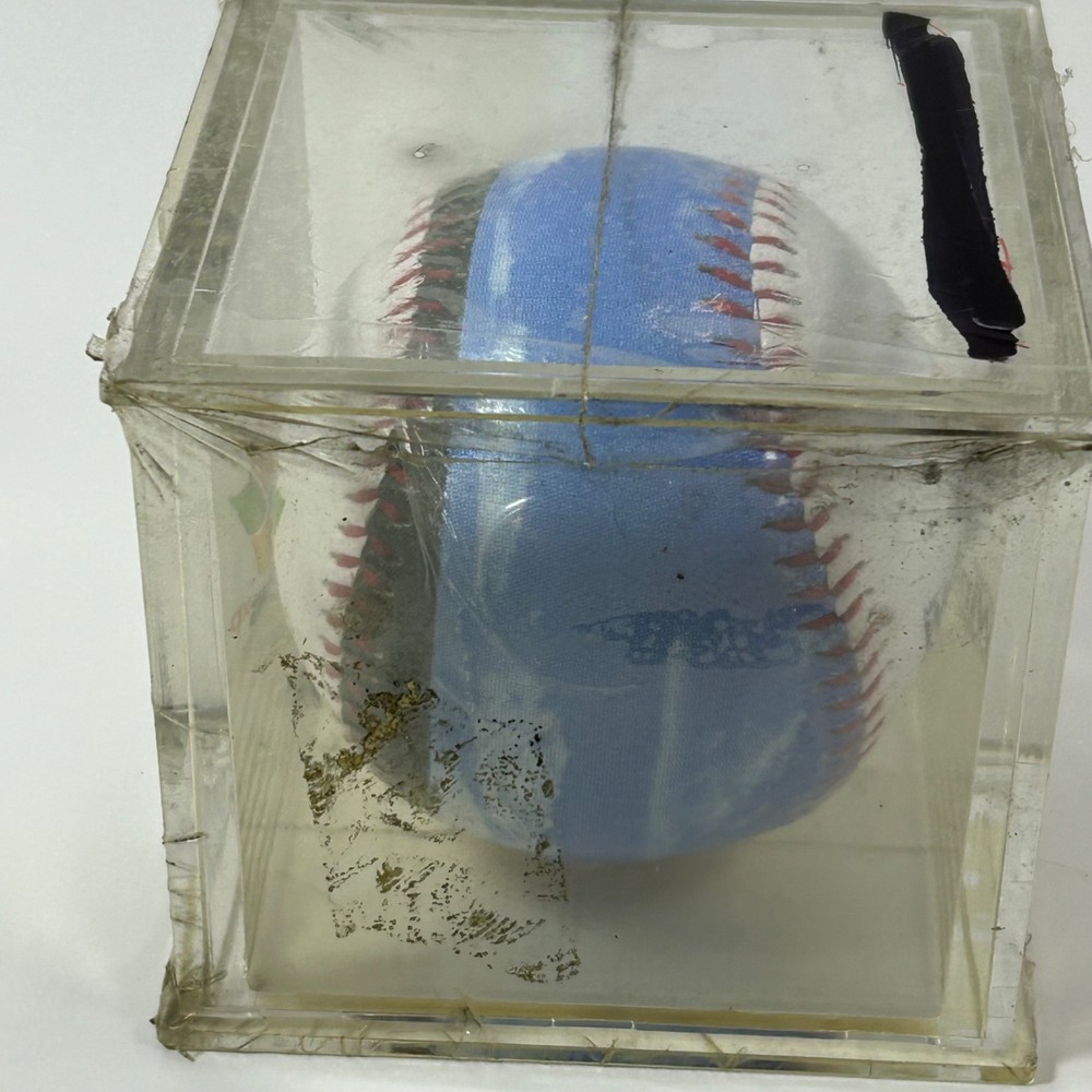 Microsoft Windows XP Professional Baseball SEALED baseball, in Display Case