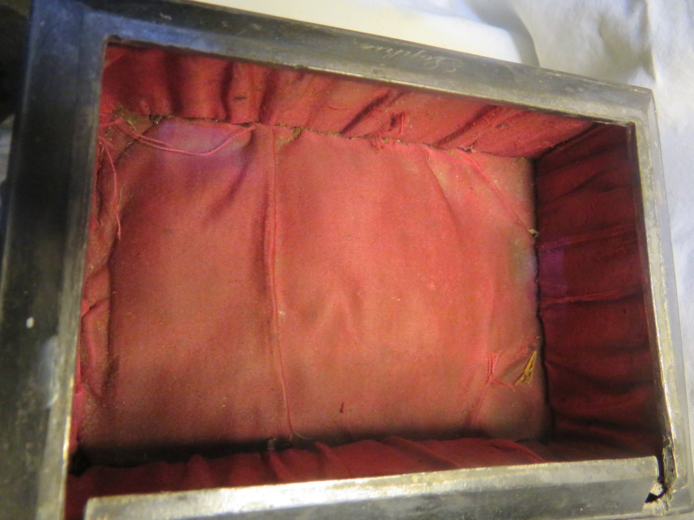 Antique Wilcox Silver Plate Co. Jewelry Casket on hidden compartment base (160-G