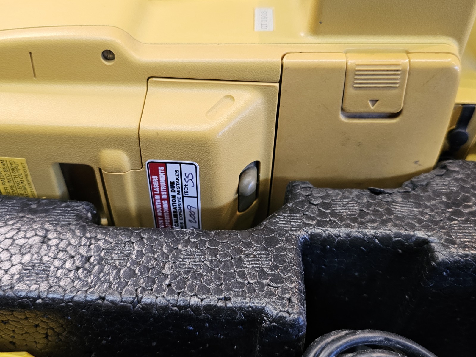 Topcon GTS-802A Robotic Total Station For Surveying Full Set Level Case Charger