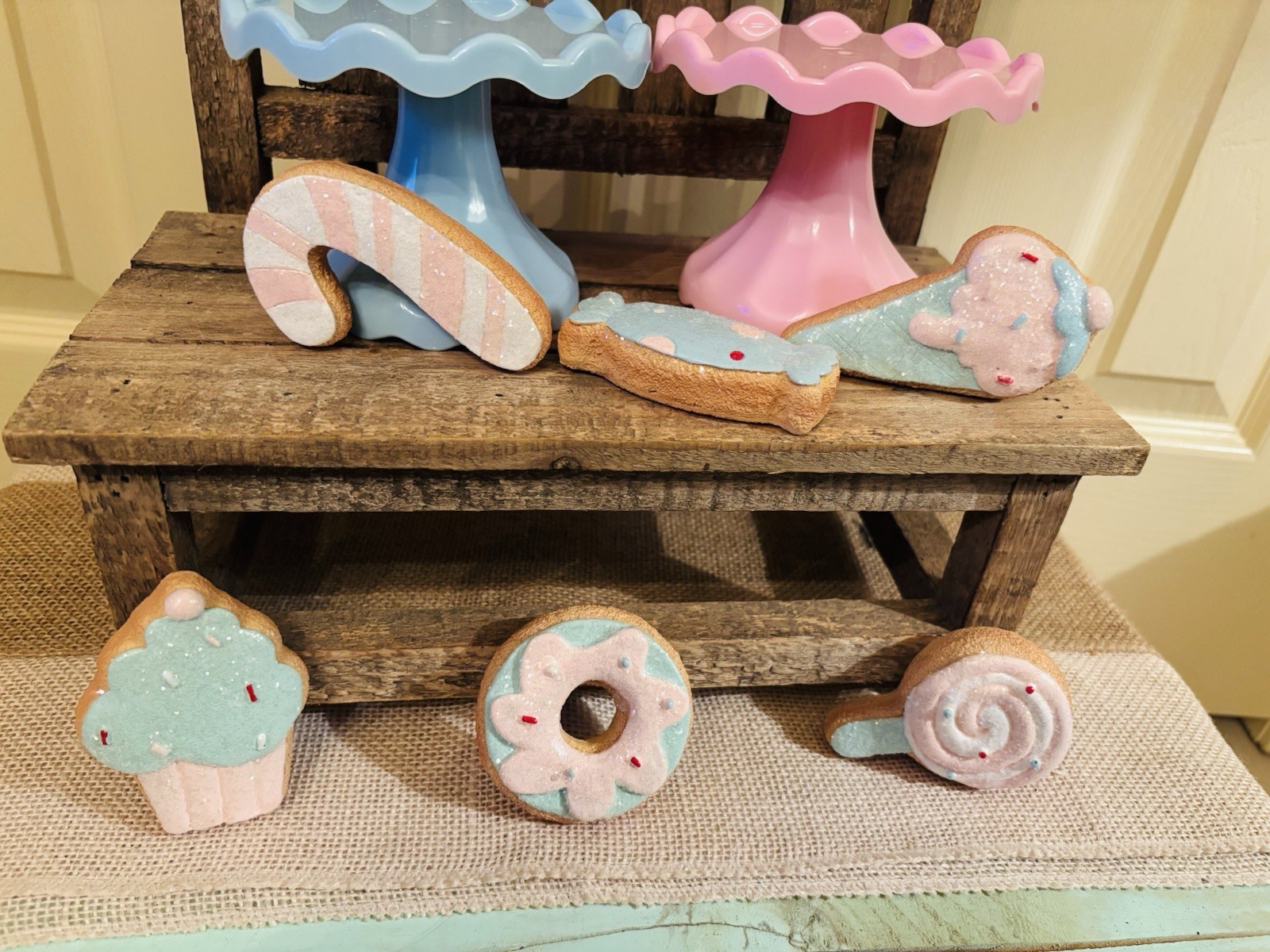 New Pastel Iced Gingerbread Cookie Set