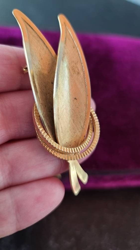 Vintage Gold Tone Double Leaf Brooch