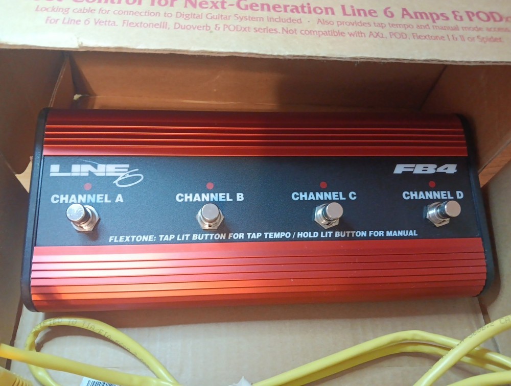 LINE 6 FBV4 FB4 Footswitch Controller Pedal Open Box