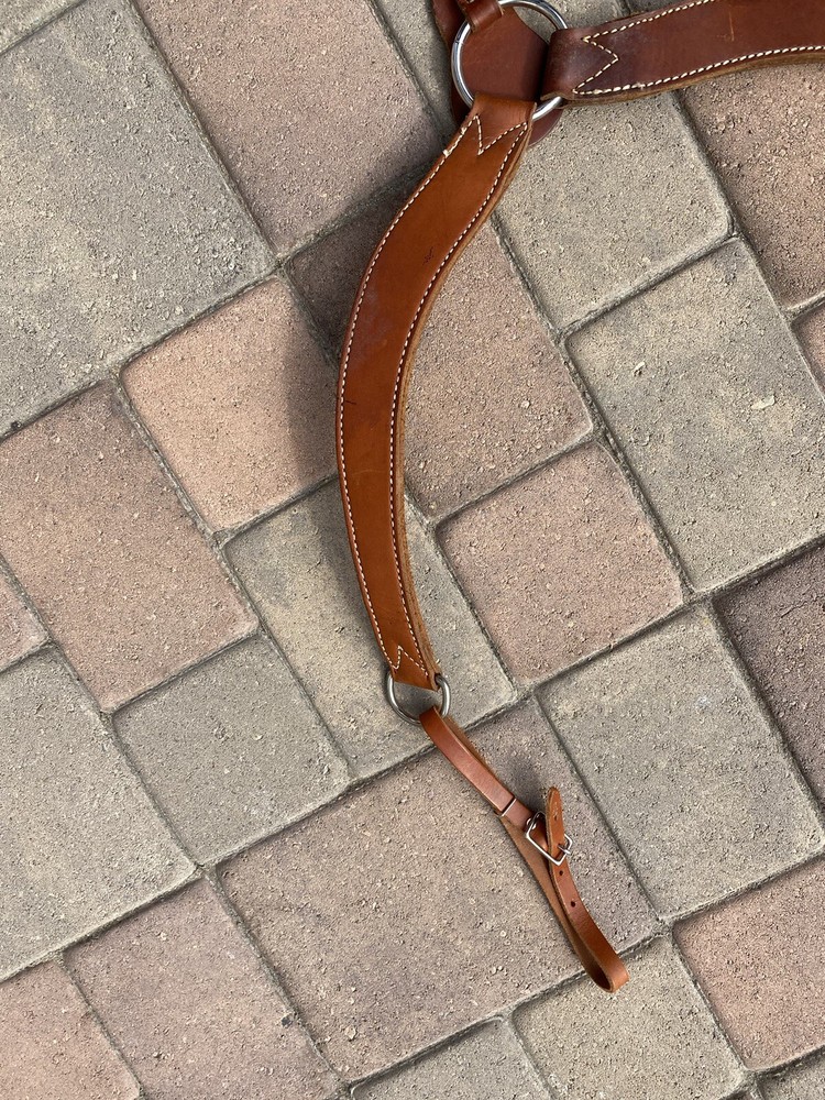 Light Tan breast collar