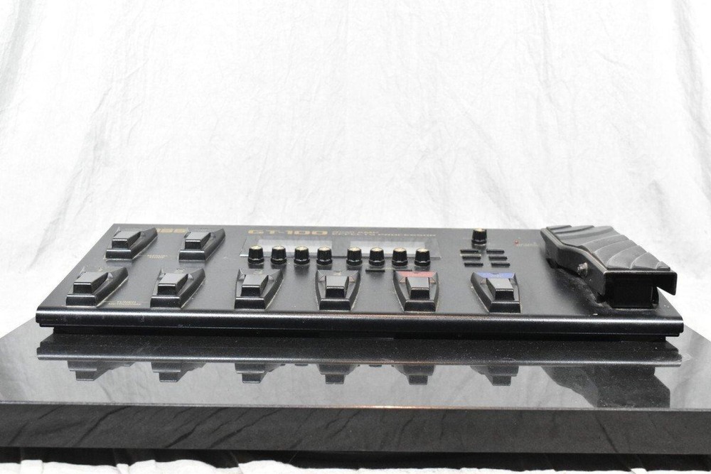 BOSS GT-100 Multi-Effects Guitar Effect Pedal used