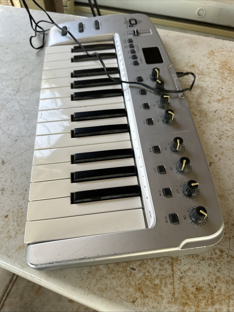 M-Audio Oxygen 8 MIDI Keyboard