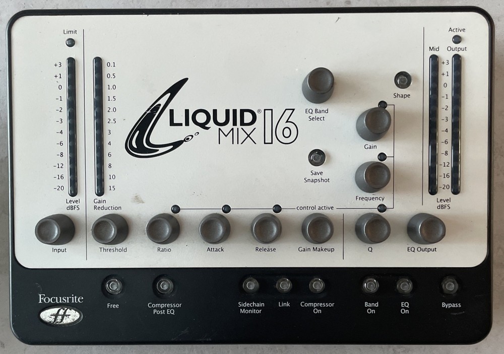 FOCUSRITE LIQUID MIX 16 FIREWIRE MIXER COMPRESSION EQ EMULATION POWERS ON
