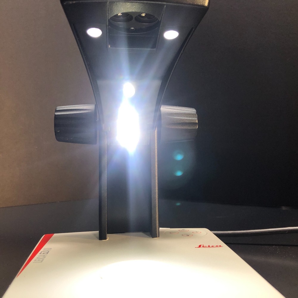 Leica EZ4 D Stereo Microscope with variable control lighting