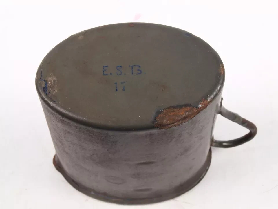 WW1 German Army canteen cup with initials E.S.B dated 1917